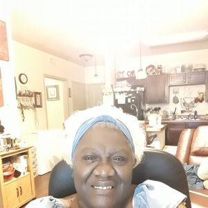 Meet your Posher, Gloria